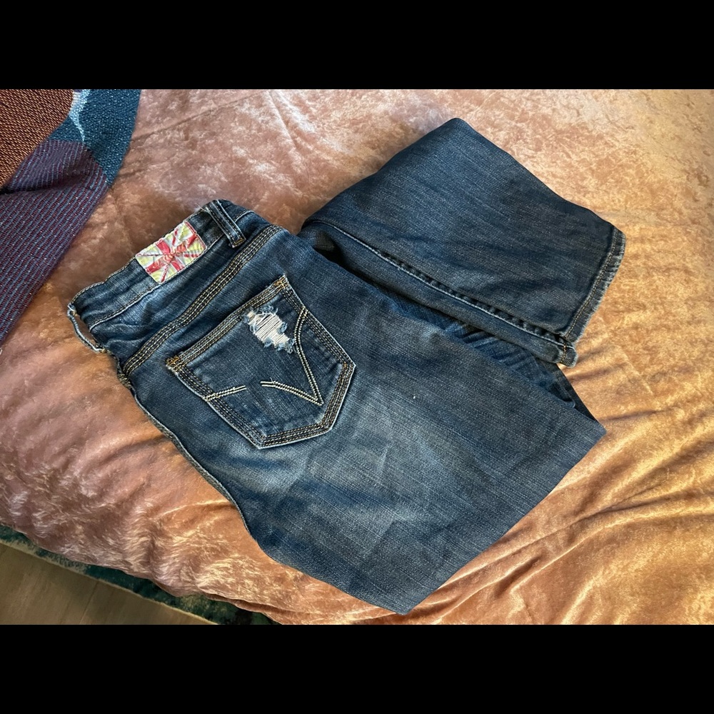 Ripped denim skinny / straight jeans